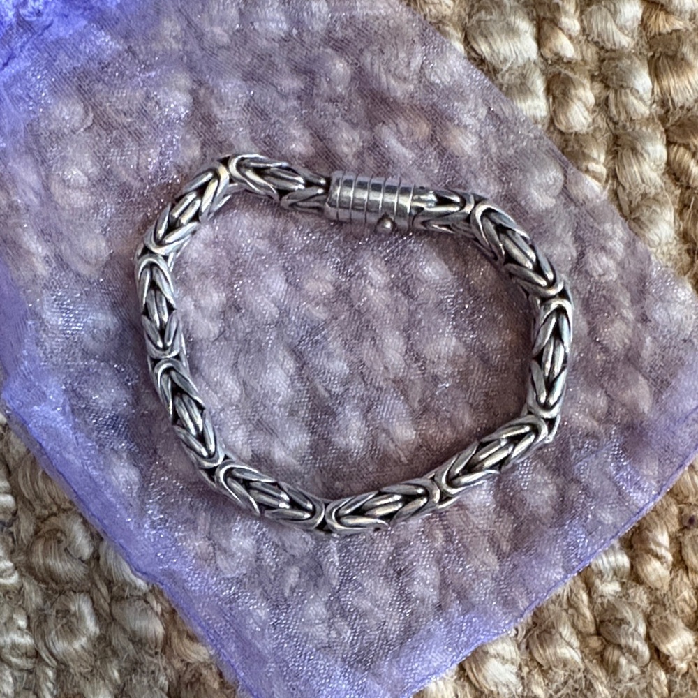 Elegant Silver Women's Bracelet